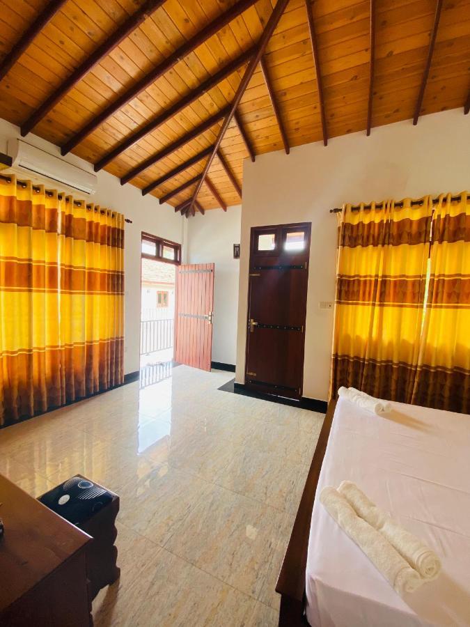 The Kingslayer Resort Negombo Exterior photo